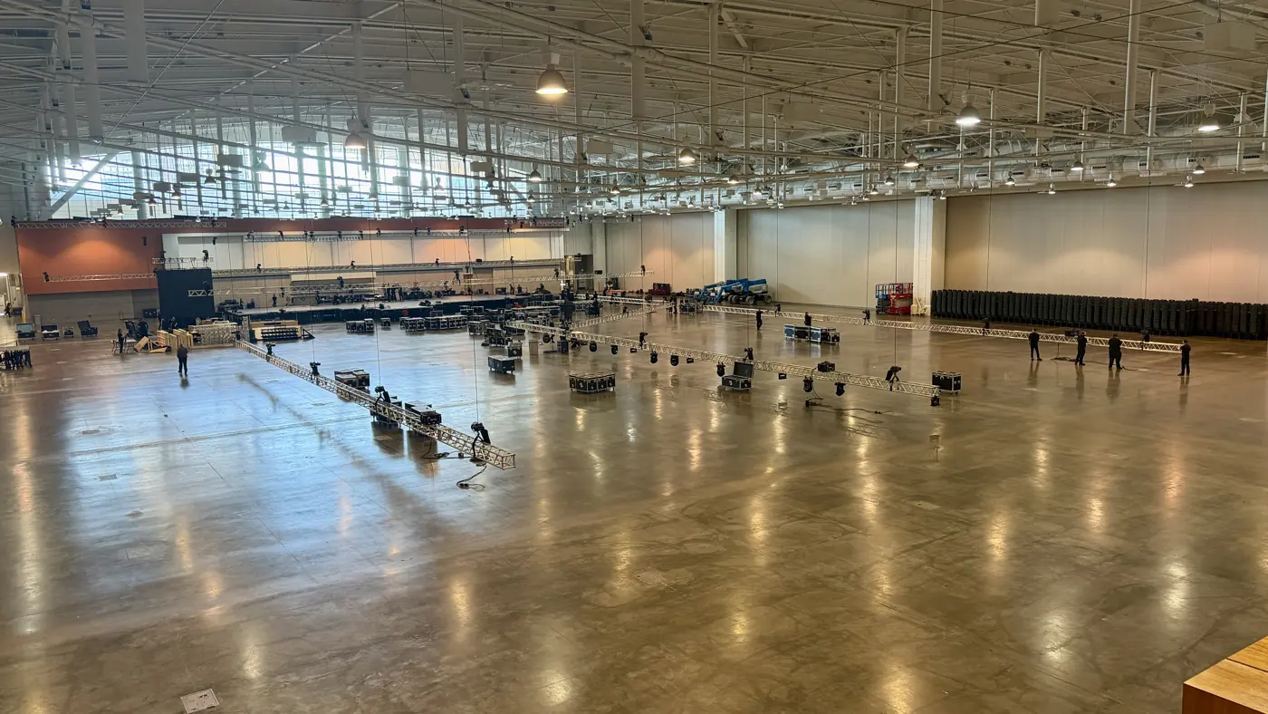 Exhibit hall expo build with truss and lighting at Music City Center